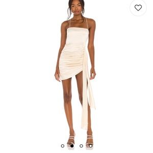 Carlota dress in vanilla.